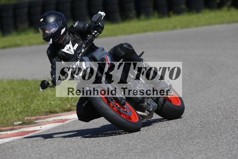 /Archiv-2024/29 12.06.2024 MOTO.CH Track Day ADR/Gruppe gelb/41